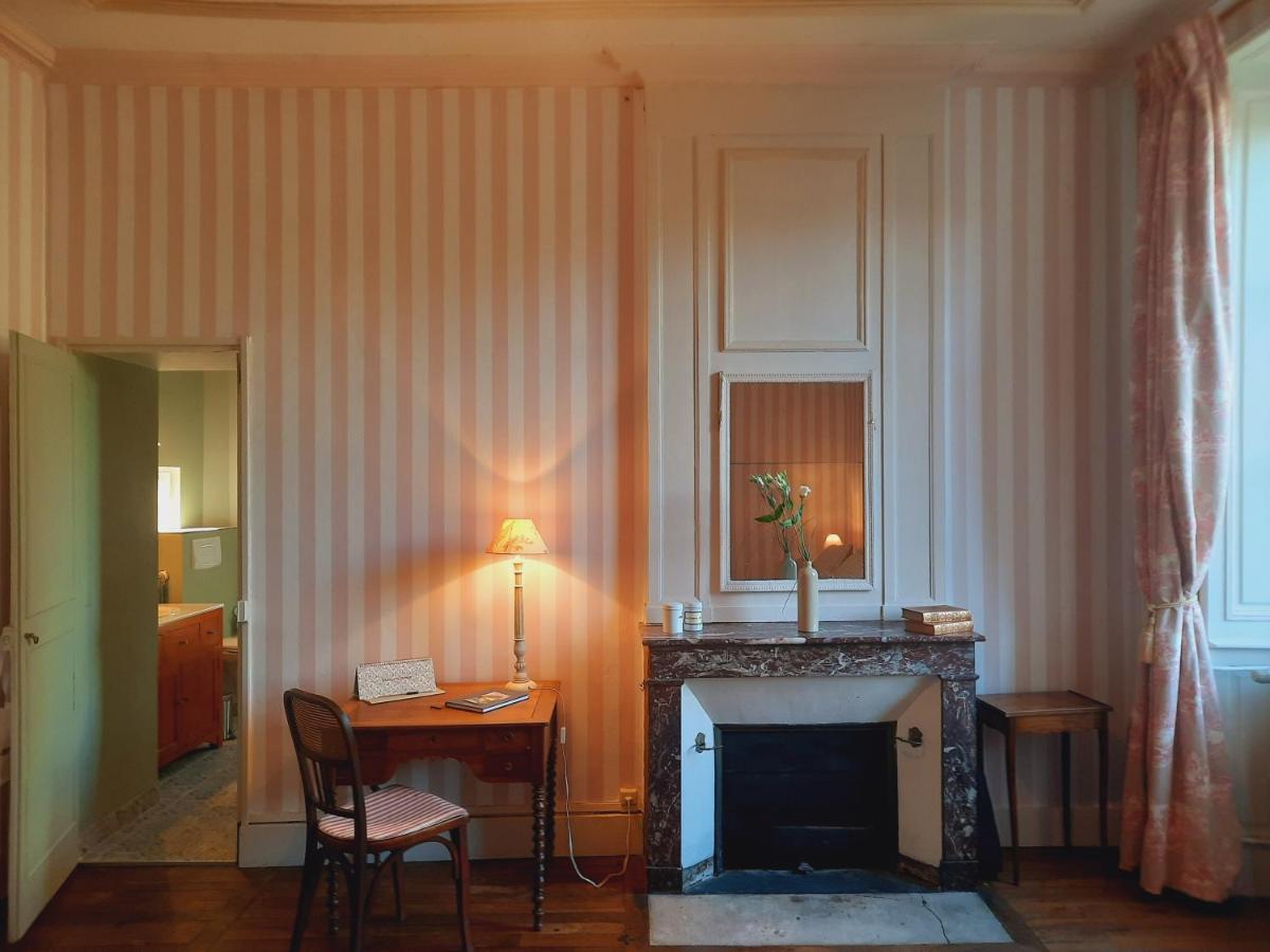 Maison Zola Bed and Breakfast Saint-Amand-Mont-Rond Exteriör bild